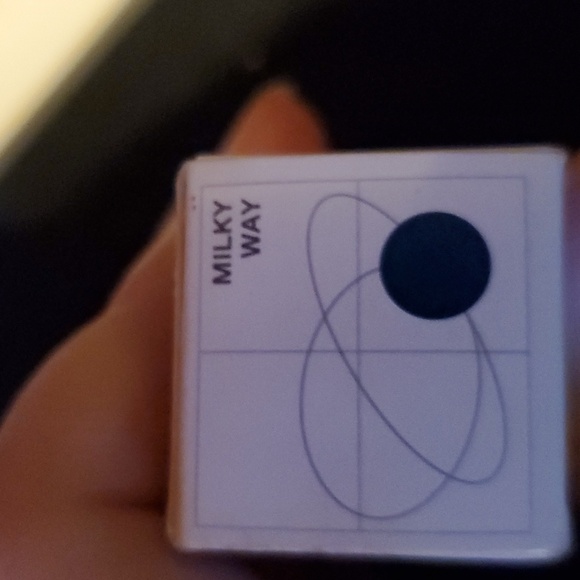 2 Piece r.e.m. beauty Lot - Picture 3 of 3